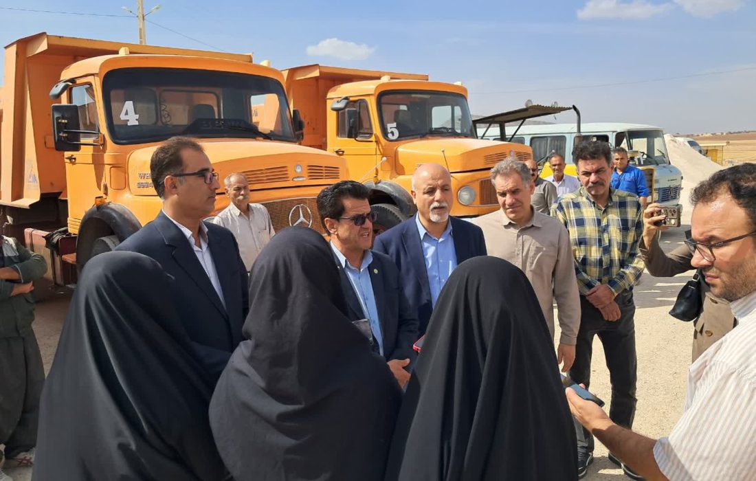 بازدید خبرنگاران از کارخانه آسفالت، دانه‌بندی شن و ماسه و بتن آماده فیروزآباد اسلام‌آبادغرب
